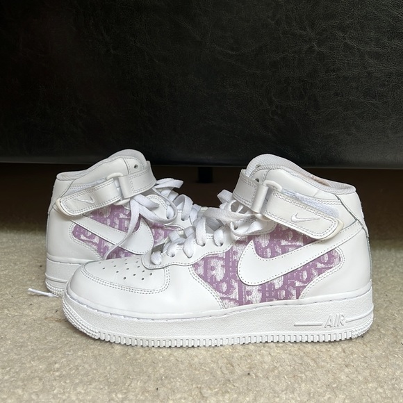 Nike Shoes - MINT CONDITION NIKE JORDAN PURPLE DIOR SNEAKERS 7.5